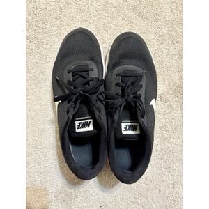 Nike Women’s Black Running Shoes 10W